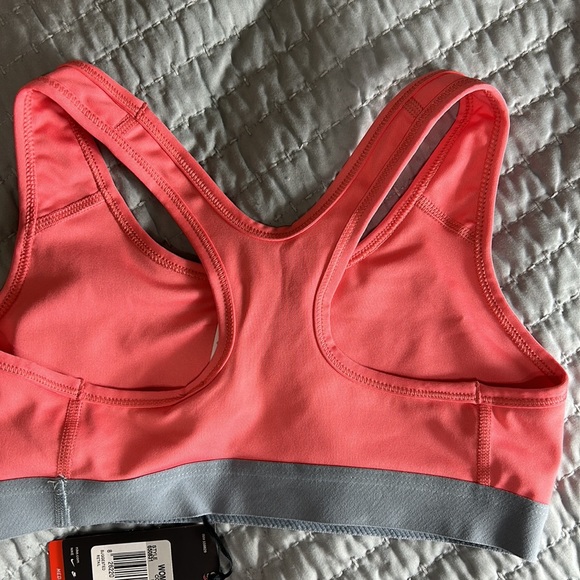 Nike sport bra, new - Picture 2 of 6
